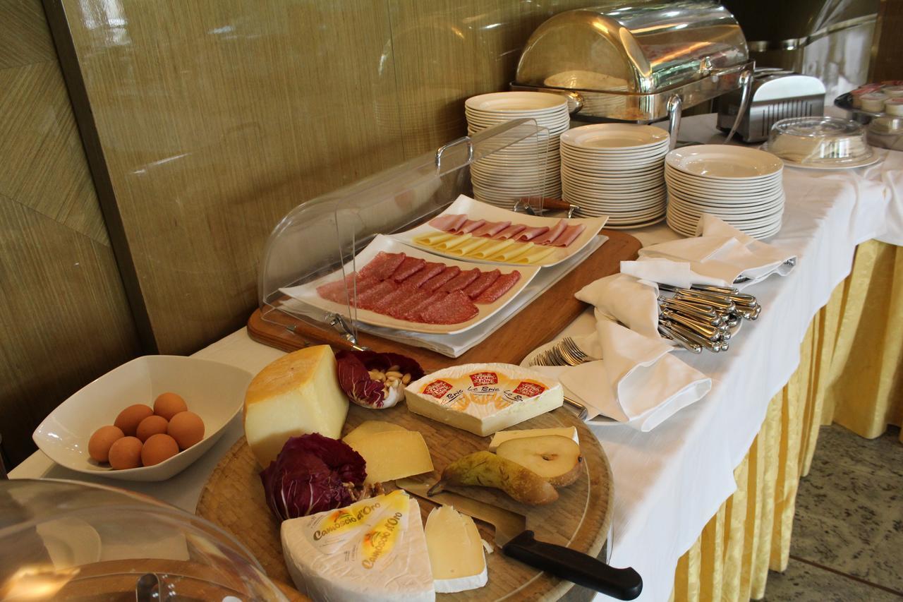 Hotel Royal แฟร์โม ภายนอก รูปภาพ