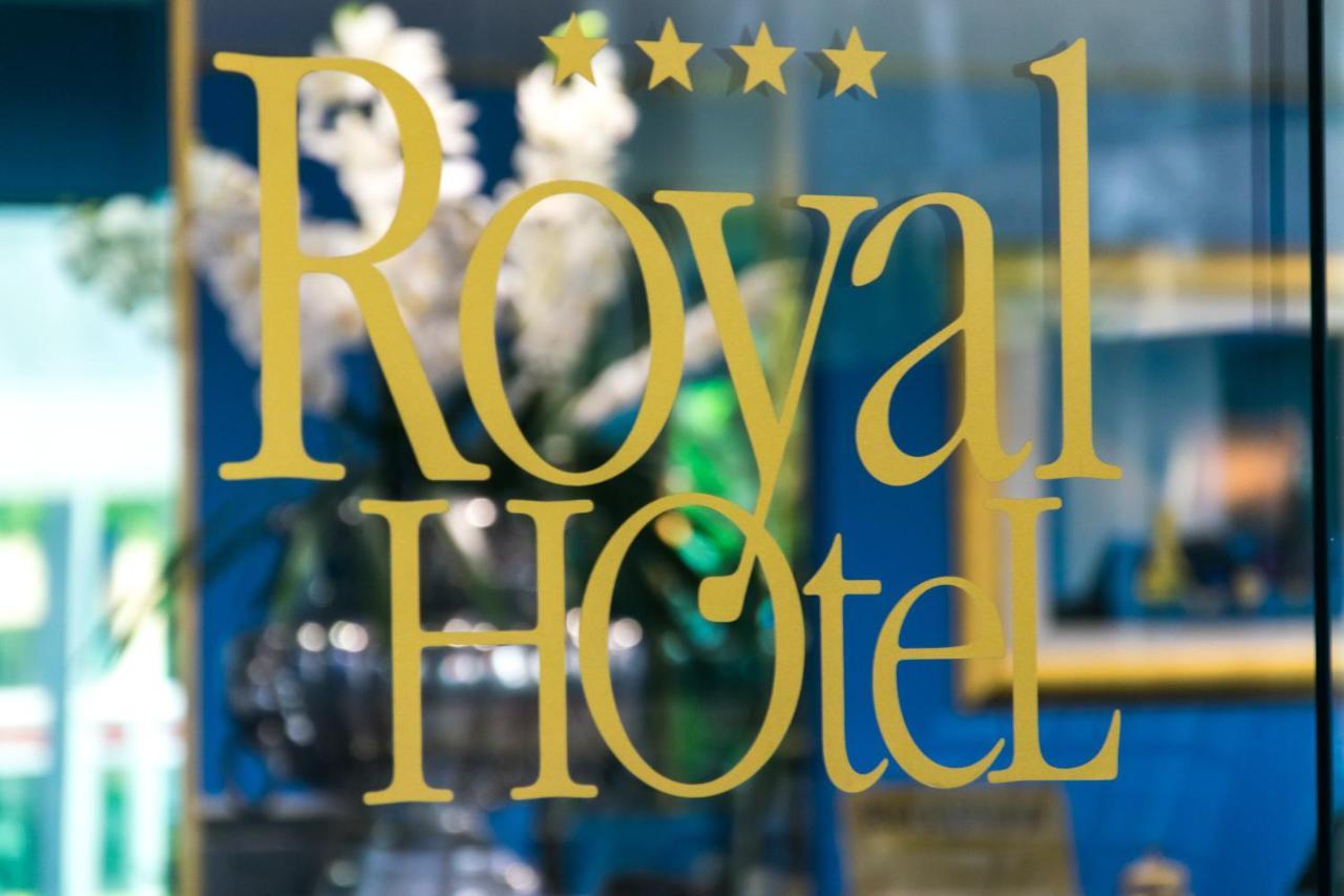 Hotel Royal แฟร์โม ภายนอก รูปภาพ