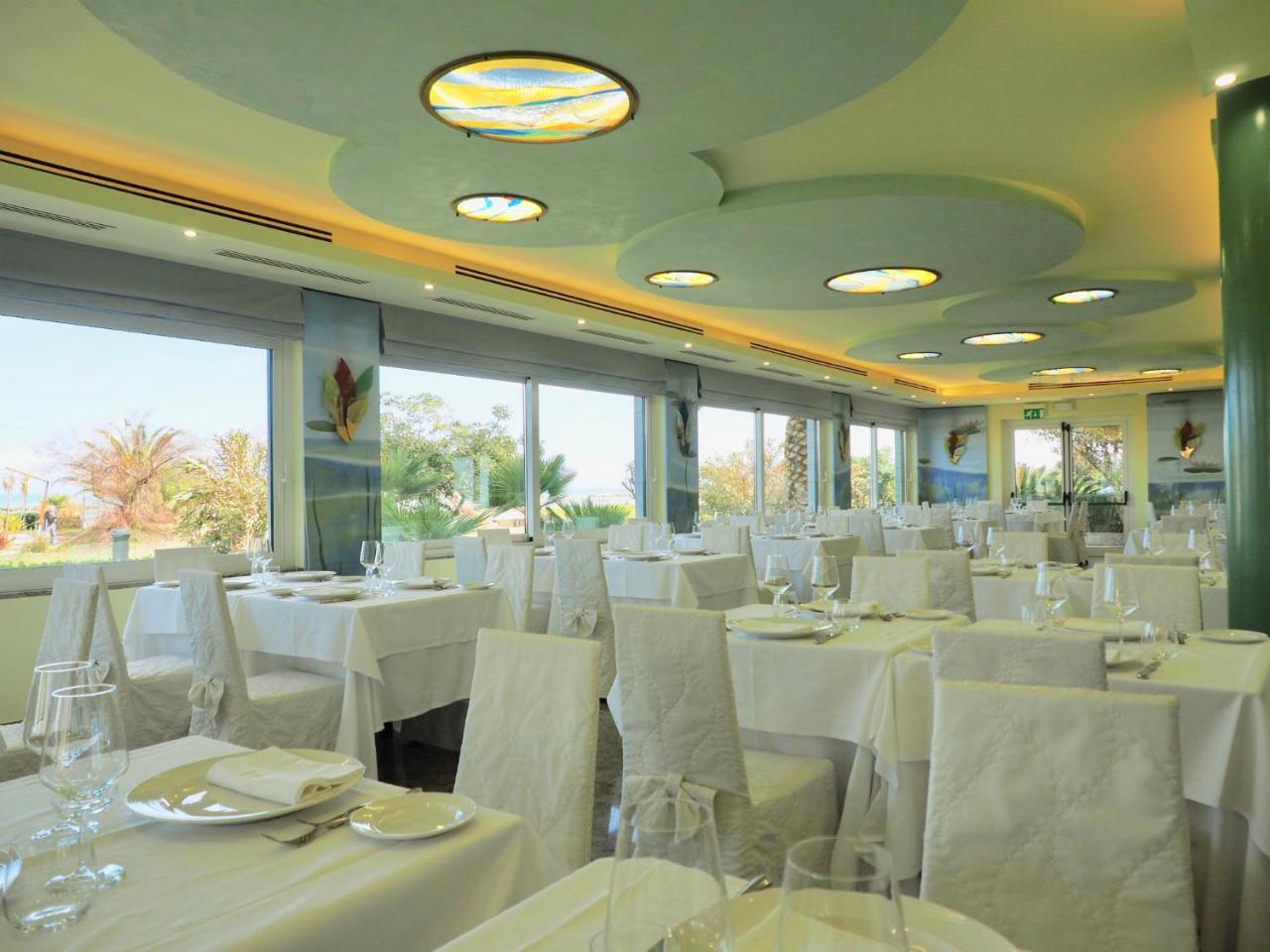 Hotel Royal แฟร์โม ภายนอก รูปภาพ